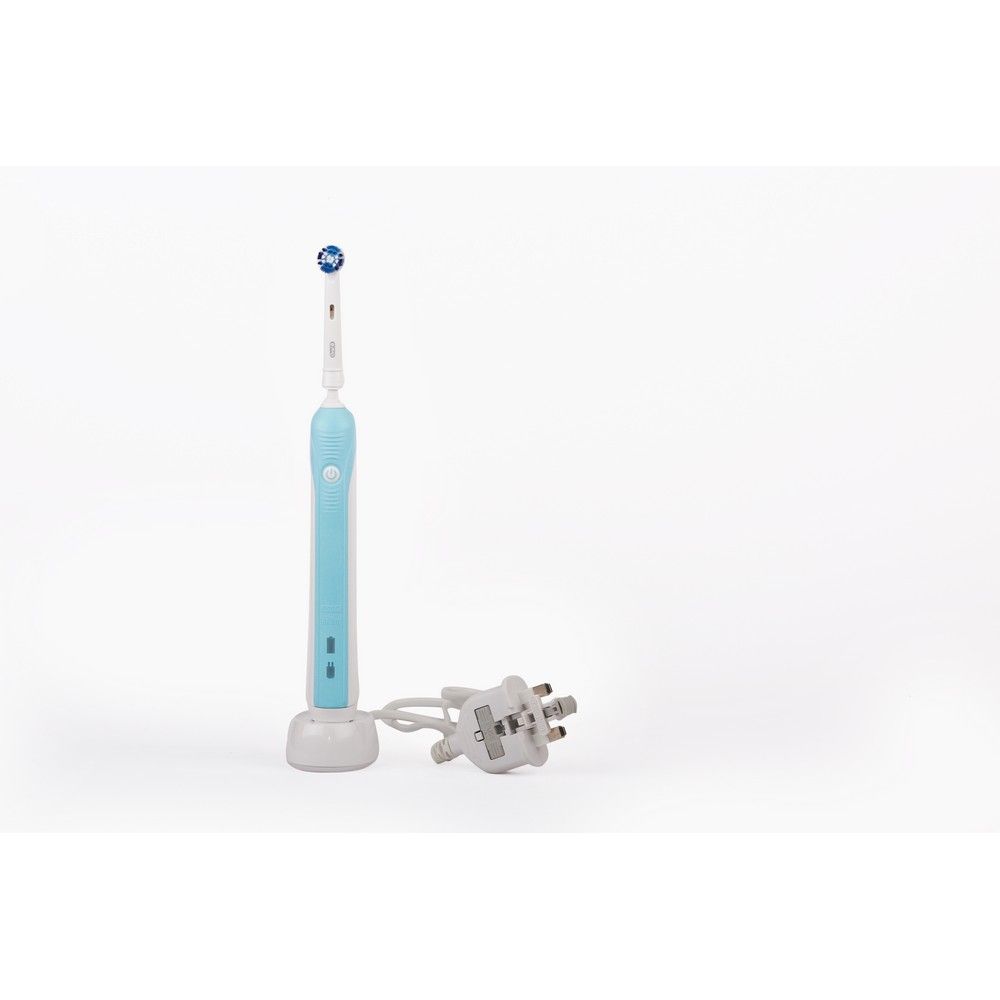 Braun Oral-B Professional Care D16 513U Tooth Brush